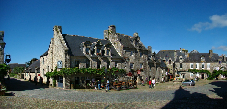 <STRONG>LOCRONAN - PLACE DE L'EGLISE</STRONG>